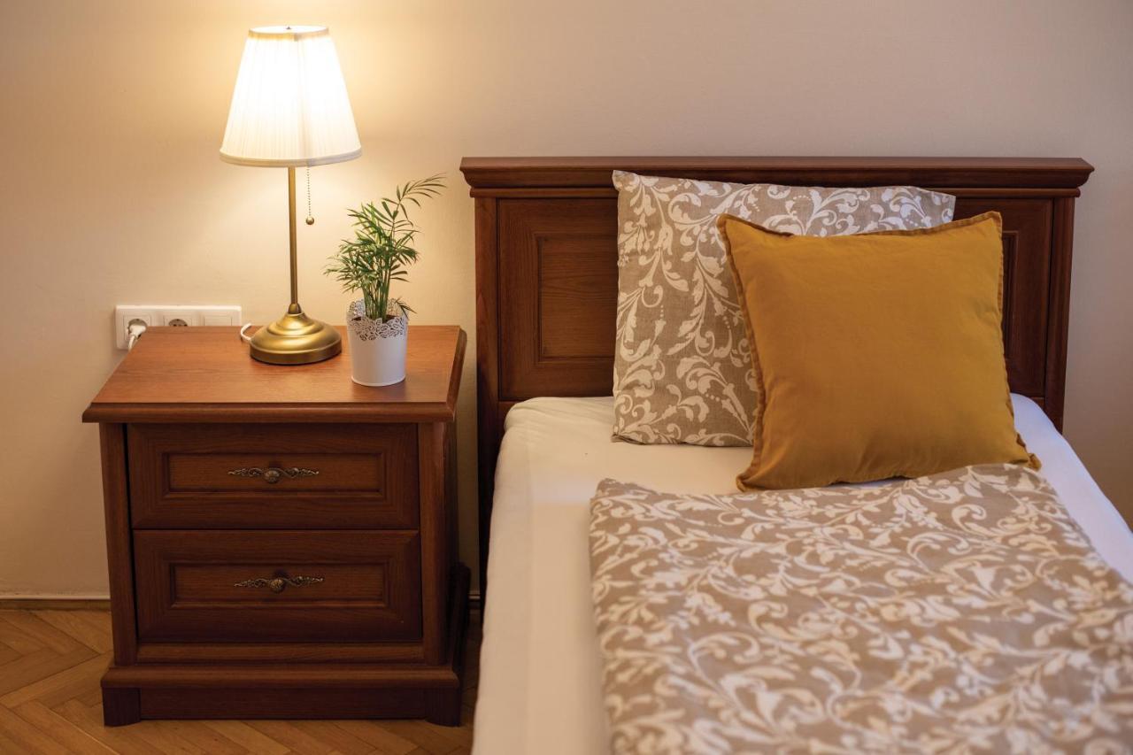 Theatroom Apartman เอ็กเกอร์ ภายนอก รูปภาพ