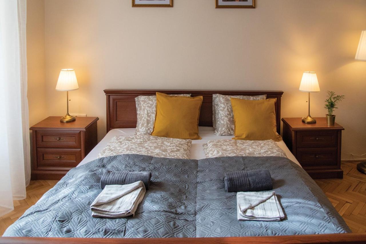 Theatroom Apartman เอ็กเกอร์ ภายนอก รูปภาพ