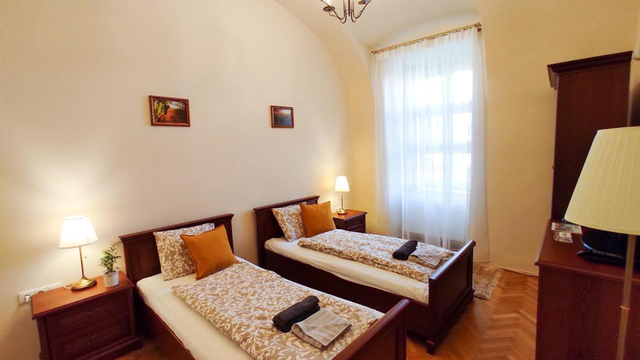 Theatroom Apartman เอ็กเกอร์ ภายนอก รูปภาพ