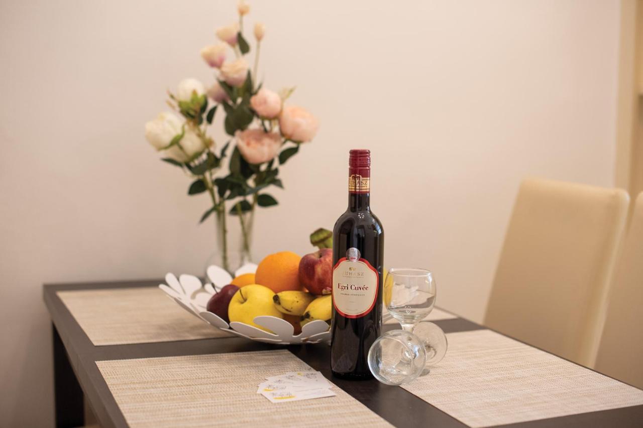 Theatroom Apartman เอ็กเกอร์ ภายนอก รูปภาพ