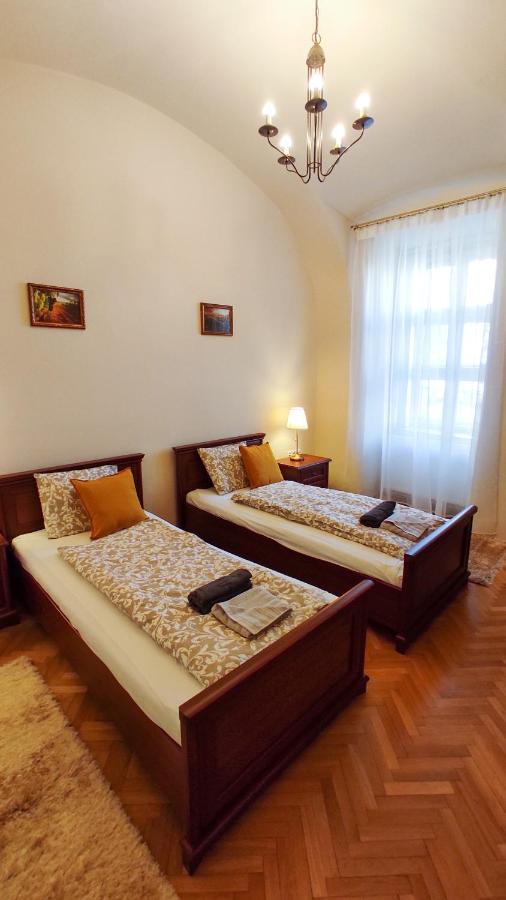 Theatroom Apartman เอ็กเกอร์ ภายนอก รูปภาพ