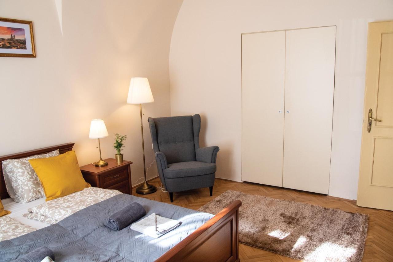 Theatroom Apartman เอ็กเกอร์ ภายนอก รูปภาพ