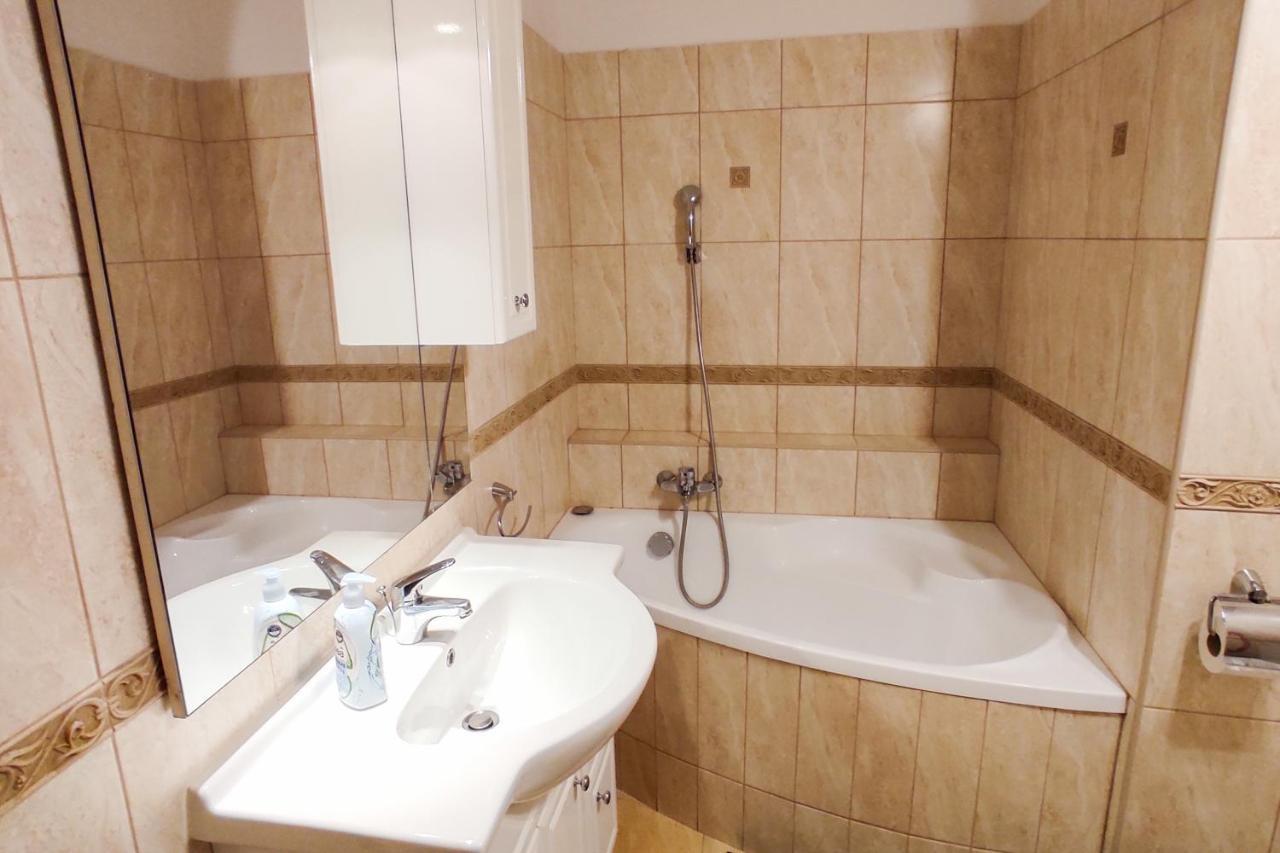 Theatroom Apartman เอ็กเกอร์ ภายนอก รูปภาพ