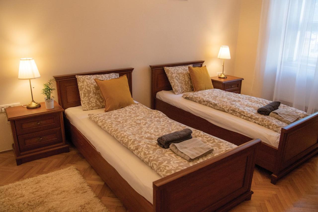 Theatroom Apartman เอ็กเกอร์ ภายนอก รูปภาพ
