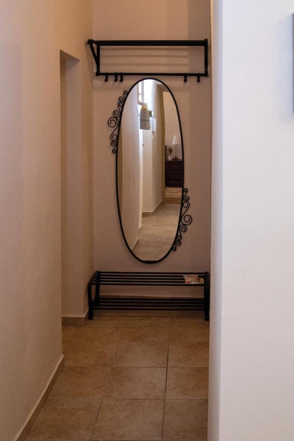 Theatroom Apartman เอ็กเกอร์ ภายนอก รูปภาพ