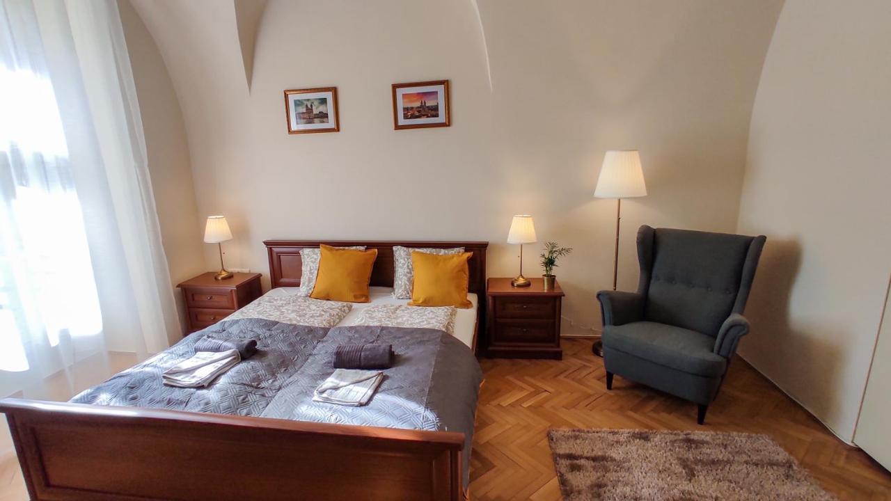 Theatroom Apartman เอ็กเกอร์ ภายนอก รูปภาพ